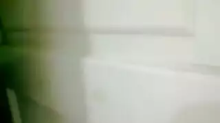 ينيكه عشان سكرانه