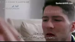امرأة ناضجة كبيرة الصدر في مشهد جنسي صريح
