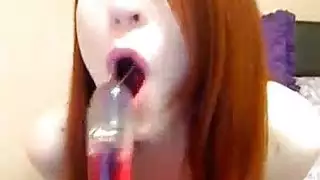 الضرب بالعصا تنورة قصيرة