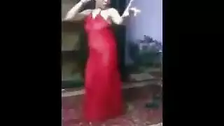 أردافها لا تكذب رقصة عربية إباحية للإثارة