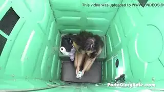 إكس إكس إكس خارجي: قضيب كبير يملأ لاتينا على مرأى الجميع