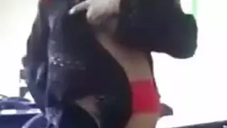 ام تجبر بنتها أن تطلع السبعه ونص غصب