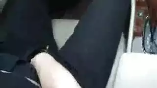 جدة تقيم حفلة جنسية سرية بأباريق الحليب دون مراقبة